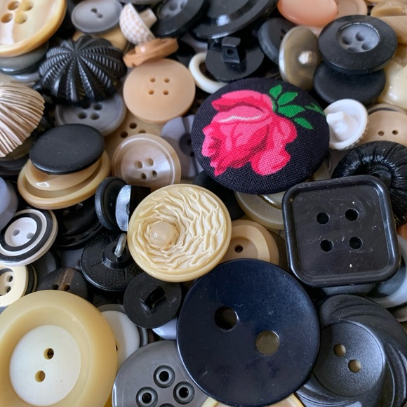 Assorted Vintage Button Collection - Picture 8 of 10